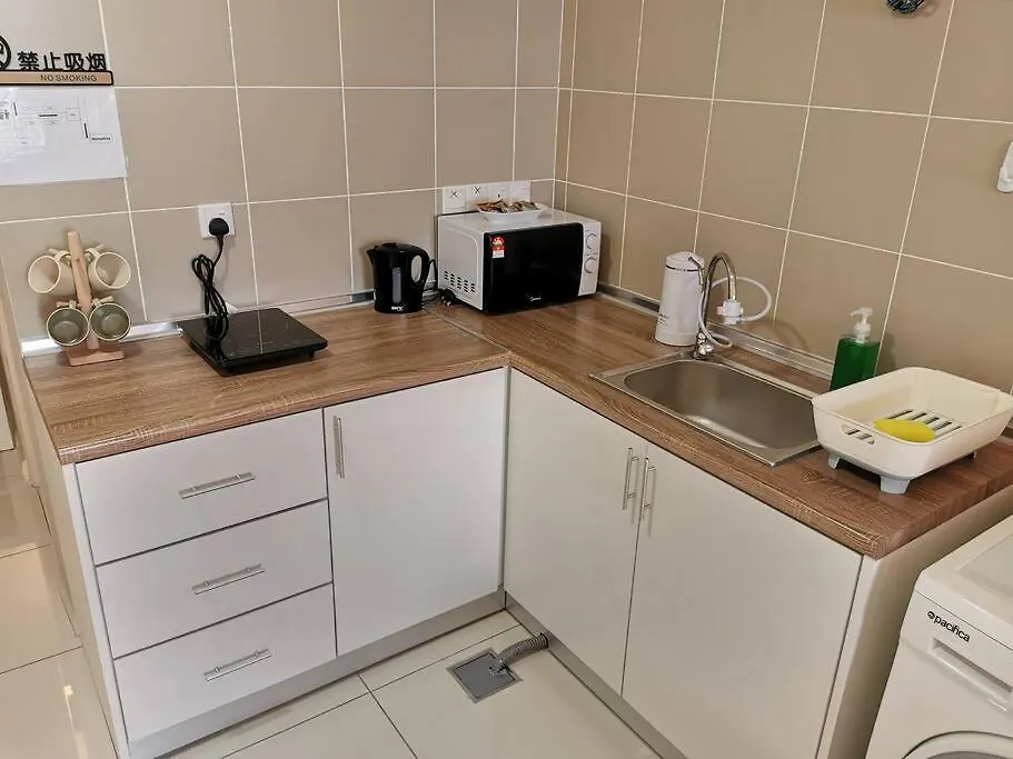 E 2-4Pax Studio Near Sunwaypyramid 100Mbps Wifi Petaling Jaya